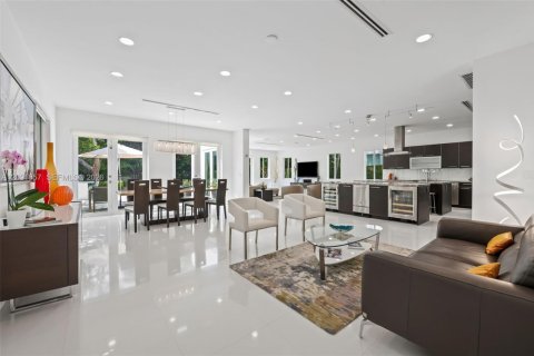 Casa en venta en Fort Lauderdale, Florida, 4 dormitorios, 457.08 m2 № 2380256 - foto 10