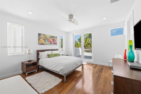 Casa en venta en Fort Lauderdale, Florida, 4 dormitorios, 457.08 m2 № 2380256 - foto 27
