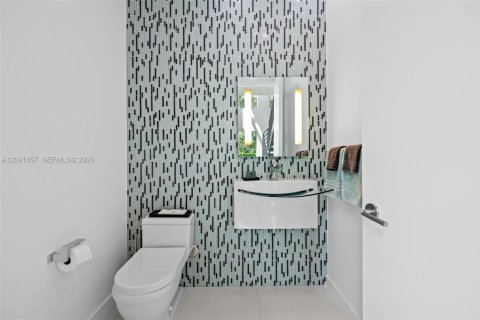 Casa en venta en Fort Lauderdale, Florida, 4 dormitorios, 457.08 m2 № 2380256 - foto 22