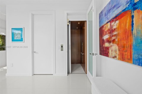 Casa en venta en Fort Lauderdale, Florida, 4 dormitorios, 457.08 m2 № 2380256 - foto 21