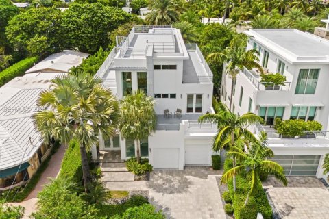 Casa en Fort Lauderdale, Florida 4 dormitorios, 457.08 m2 № 2380256