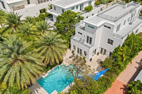 Casa en venta en Fort Lauderdale, Florida, 4 dormitorios, 457.08 m2 № 2380256 - foto 4