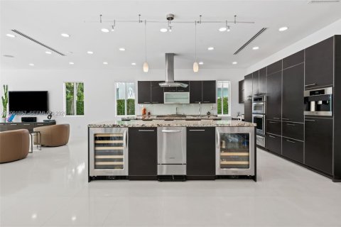Casa en venta en Fort Lauderdale, Florida, 4 dormitorios, 457.08 m2 № 2380256 - foto 12