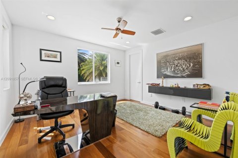Casa en venta en Fort Lauderdale, Florida, 4 dormitorios, 457.08 m2 № 2380256 - foto 25