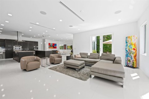 Casa en venta en Fort Lauderdale, Florida, 4 dormitorios, 457.08 m2 № 2380256 - foto 19