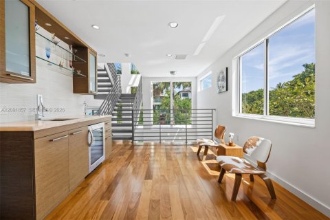 Casa en venta en Fort Lauderdale, Florida, 4 dormitorios, 457.08 m2 № 2380256 - foto 23