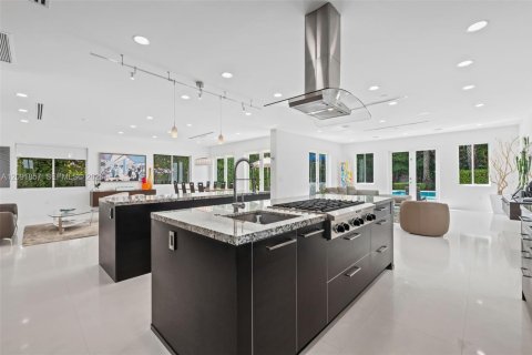 Casa en venta en Fort Lauderdale, Florida, 4 dormitorios, 457.08 m2 № 2380256 - foto 15
