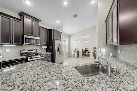 House in Fish Hawk, Florida 3 bedrooms, 190.91 sq.m. № 1844273 - photo 21