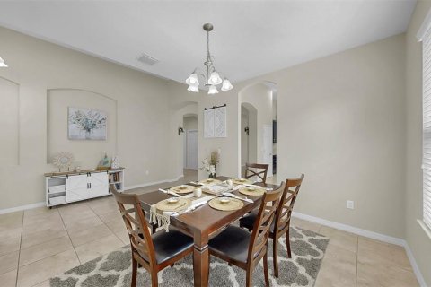 House in Fish Hawk, Florida 3 bedrooms, 190.91 sq.m. № 1844273 - photo 11