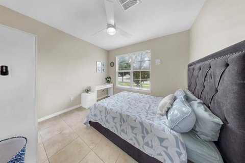 House in Fish Hawk, Florida 3 bedrooms, 190.91 sq.m. № 1844273 - photo 9