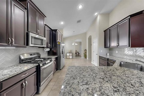 House in Fish Hawk, Florida 3 bedrooms, 190.91 sq.m. № 1844273 - photo 22