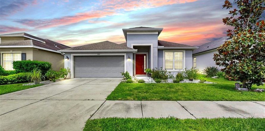 House in Fish Hawk, Florida 3 bedrooms, 190.91 sq.m. № 1844273