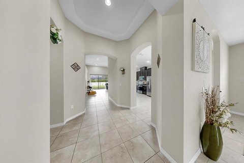 House in Fish Hawk, Florida 3 bedrooms, 190.91 sq.m. № 1844273 - photo 12