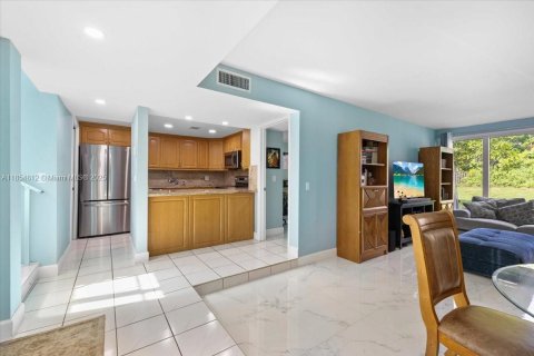 Townhouse in Davie, Florida 4 bedrooms, 116.13 sq.m. № 1874869 - photo 16