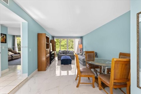 Townhouse in Davie, Florida 4 bedrooms, 116.13 sq.m. № 1874869 - photo 8