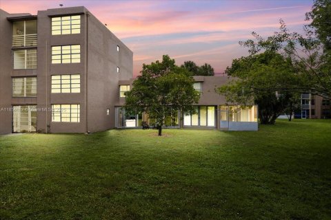 Townhouse in Davie, Florida 4 bedrooms, 116.13 sq.m. № 1874869 - photo 2