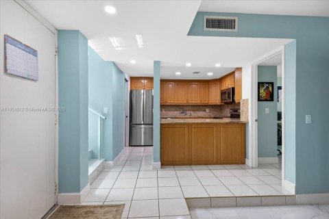 Townhouse in Davie, Florida 4 bedrooms, 116.13 sq.m. № 1874869 - photo 22