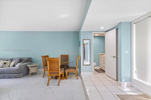 Townhouse in Davie, Florida 4 bedrooms, 116.13 sq.m. № 1874869 - photo 15