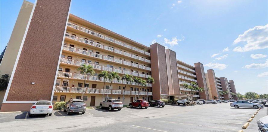 Condo in Hallandale Beach, Florida, 1 bedroom  № 1155952