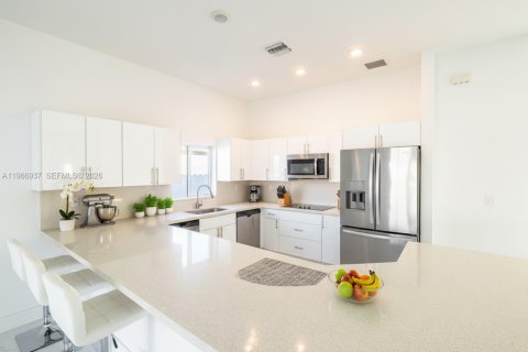 Купить виллу или дом в Хомстед, Флорида 4 спальни, 204.66м2, № 2029036 - фото 5