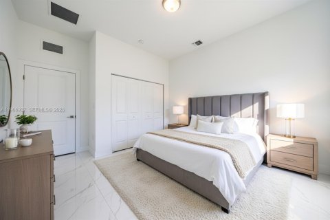 Купить виллу или дом в Хомстед, Флорида 4 спальни, 204.66м2, № 2029036 - фото 10