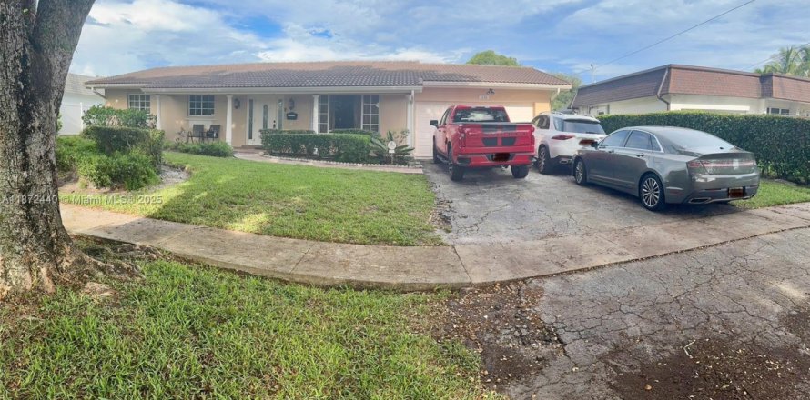 Casa en Plantation, Florida 4 dormitorios, 164.81 m2 № 1898062