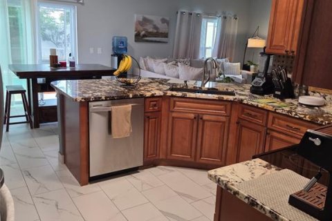 Casa en venta en Kissimmee, Florida, 4 dormitorios, 174.1 m2 № 1919114 - foto 5
