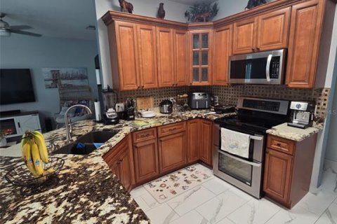 Casa en venta en Kissimmee, Florida, 4 dormitorios, 174.1 m2 № 1919114 - foto 16