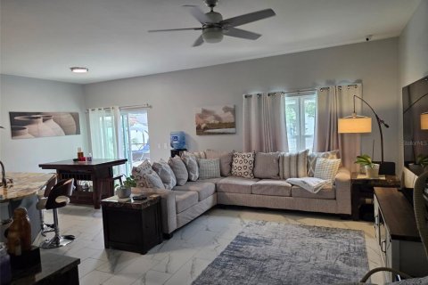 Casa en venta en Kissimmee, Florida, 4 dormitorios, 174.1 m2 № 1919114 - foto 8