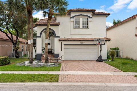 Villa ou maison à Pembroke Pines, Floride 4 chambres, 233.46 m2 № 2155093