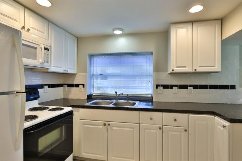 Купить виллу или дом в Палм-Кост, Флорида 7 комнат, 107.02м2, № 2430767 - фото 16