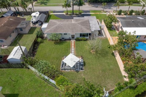 Villa ou maison à vendre à Fort Lauderdale, Floride: 3 chambres, 106.37 m2 № 2417964 - photo 2