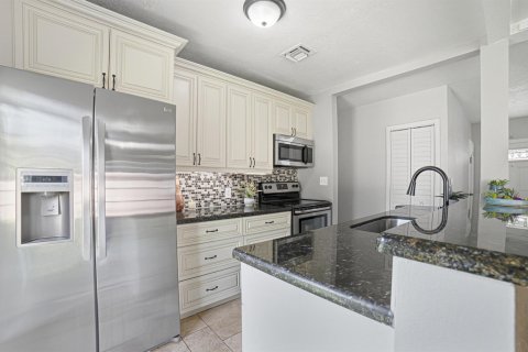 Villa ou maison à vendre à Fort Lauderdale, Floride: 3 chambres, 106.37 m2 № 2417964 - photo 19