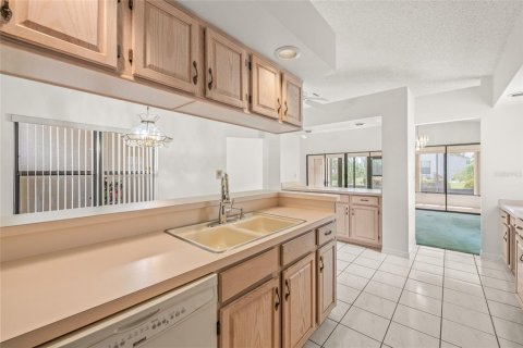 House in Sun City Center, Florida 2 bedrooms, 148.09 sq.m. № 1835701 - photo 20