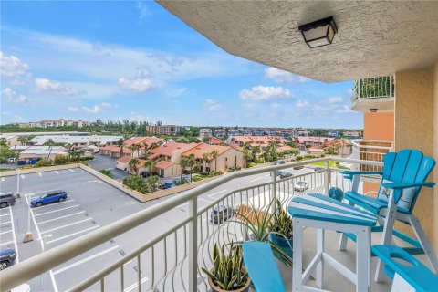Condo in Saint Petersburg, Florida, 2 bedrooms  № 1793410 - photo 17