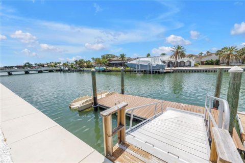 Condo in Saint Petersburg, Florida, 2 bedrooms  № 1793410 - photo 24