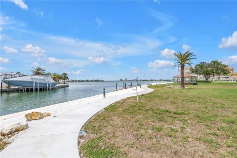 Condo in Saint Petersburg, Florida, 2 bedrooms  № 1793410 - photo 23