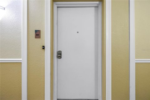 Condo in Saint Petersburg, Florida, 2 bedrooms  № 1793410 - photo 19