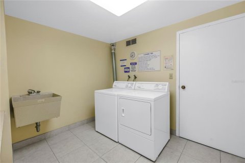 Condo in Saint Petersburg, Florida, 2 bedrooms  № 1793410 - photo 18