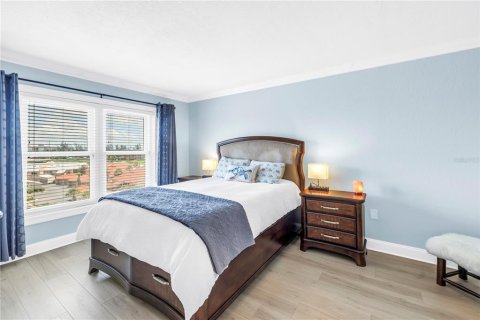 Condo in Saint Petersburg, Florida, 2 bedrooms  № 1793410 - photo 9