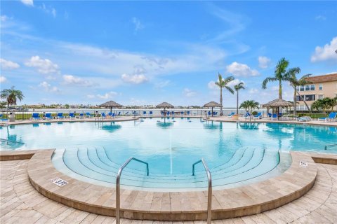 Condo in Saint Petersburg, Florida, 2 bedrooms  № 1793410 - photo 30