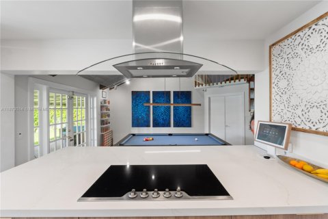 Casa en venta en Miami Lakes, Florida, 4 dormitorios, 290.32 m2 № 1927477 - foto 19