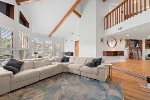 Casa en venta en Miami Lakes, Florida, 4 dormitorios, 290.32 m2 № 1927477 - foto 12