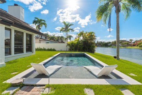 Casa en venta en Miami Lakes, Florida, 4 dormitorios, 290.32 m2 № 1927477 - foto 6