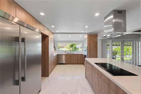 Casa en venta en Miami Lakes, Florida, 4 dormitorios, 290.32 m2 № 1927477 - foto 4