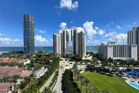 Copropriété à louer à Sunny Isles Beach, Floride: 2 chambres, 139.82 m2 № 2007813 - photo 3