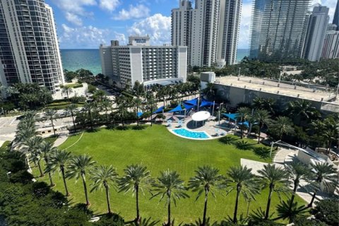 Copropriété à louer à Sunny Isles Beach, Floride: 2 chambres, 139.82 m2 № 2007813 - photo 4