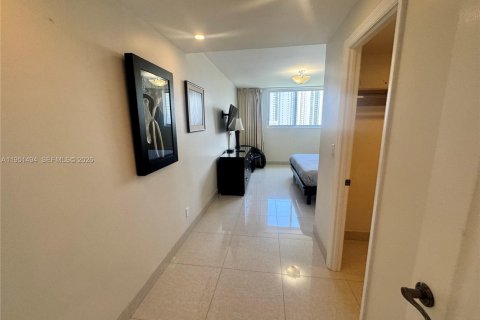 Copropriété à louer à Sunny Isles Beach, Floride: 2 chambres, 139.82 m2 № 2007813 - photo 22