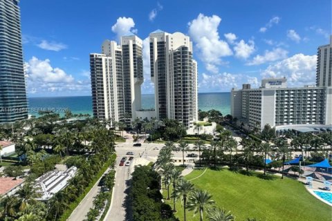 Copropriété à louer à Sunny Isles Beach, Floride: 2 chambres, 139.82 m2 № 2007813 - photo 6