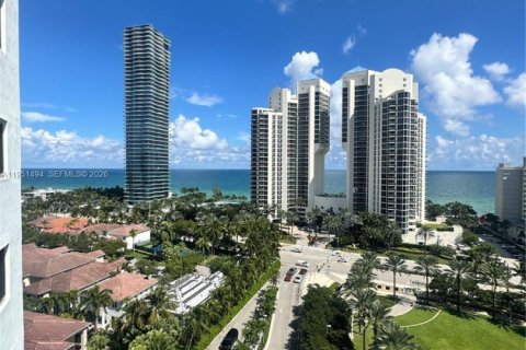 Copropriété à louer à Sunny Isles Beach, Floride: 2 chambres, 139.82 m2 № 2007813 - photo 5